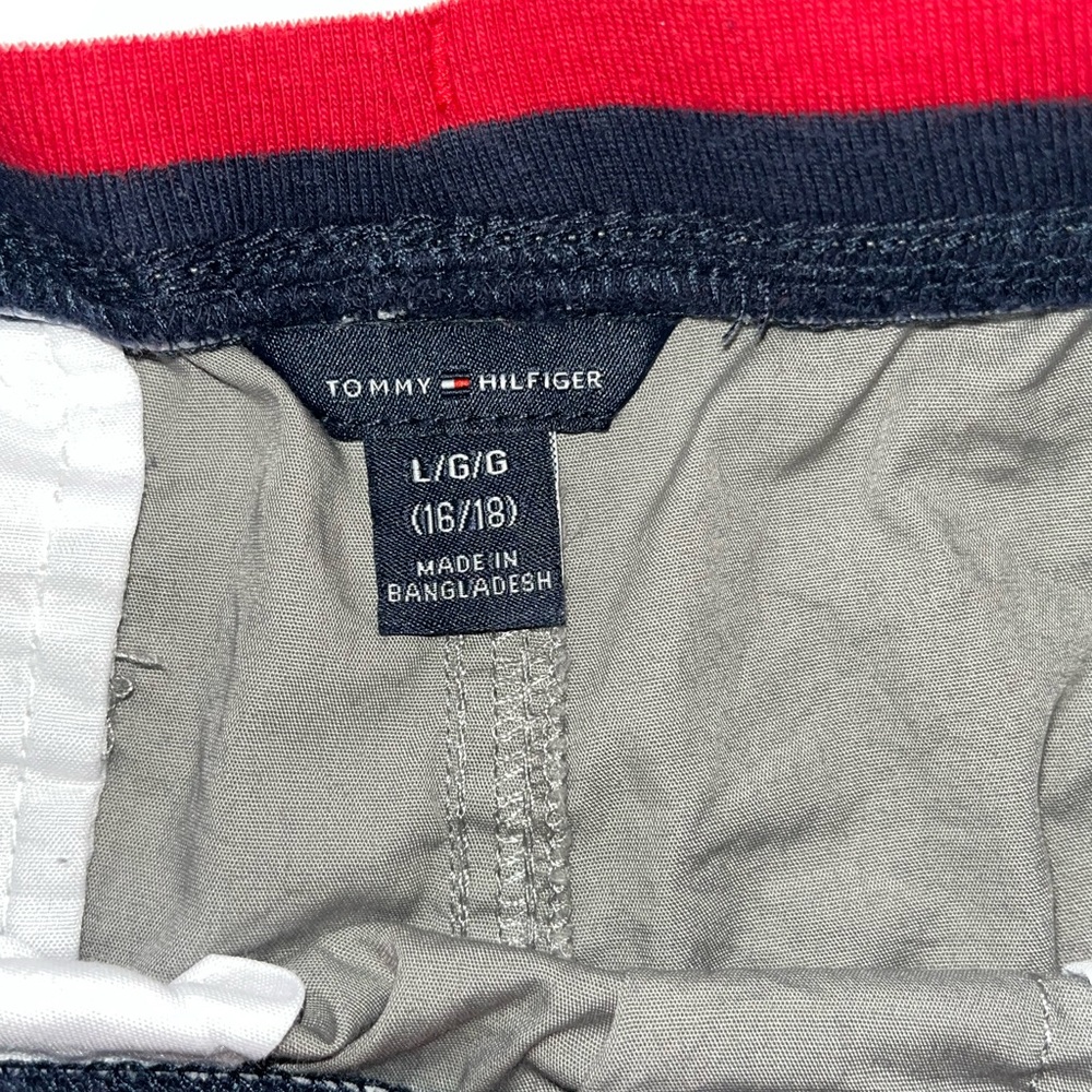 Youth Tommy Hilfiger Boys Gray Shorts Size Large  16/18 Drawstring - Picture 4 of 4